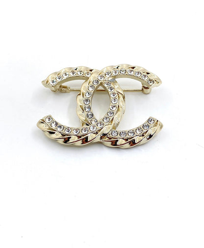 18K CC Diamonds Brooch