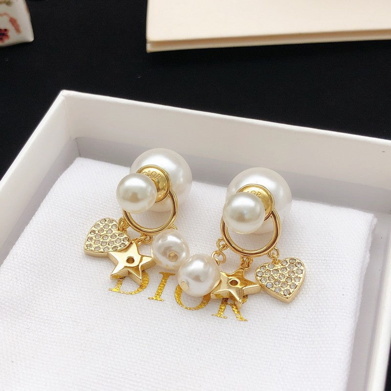 CD Tribales Heart Pearl Earrings