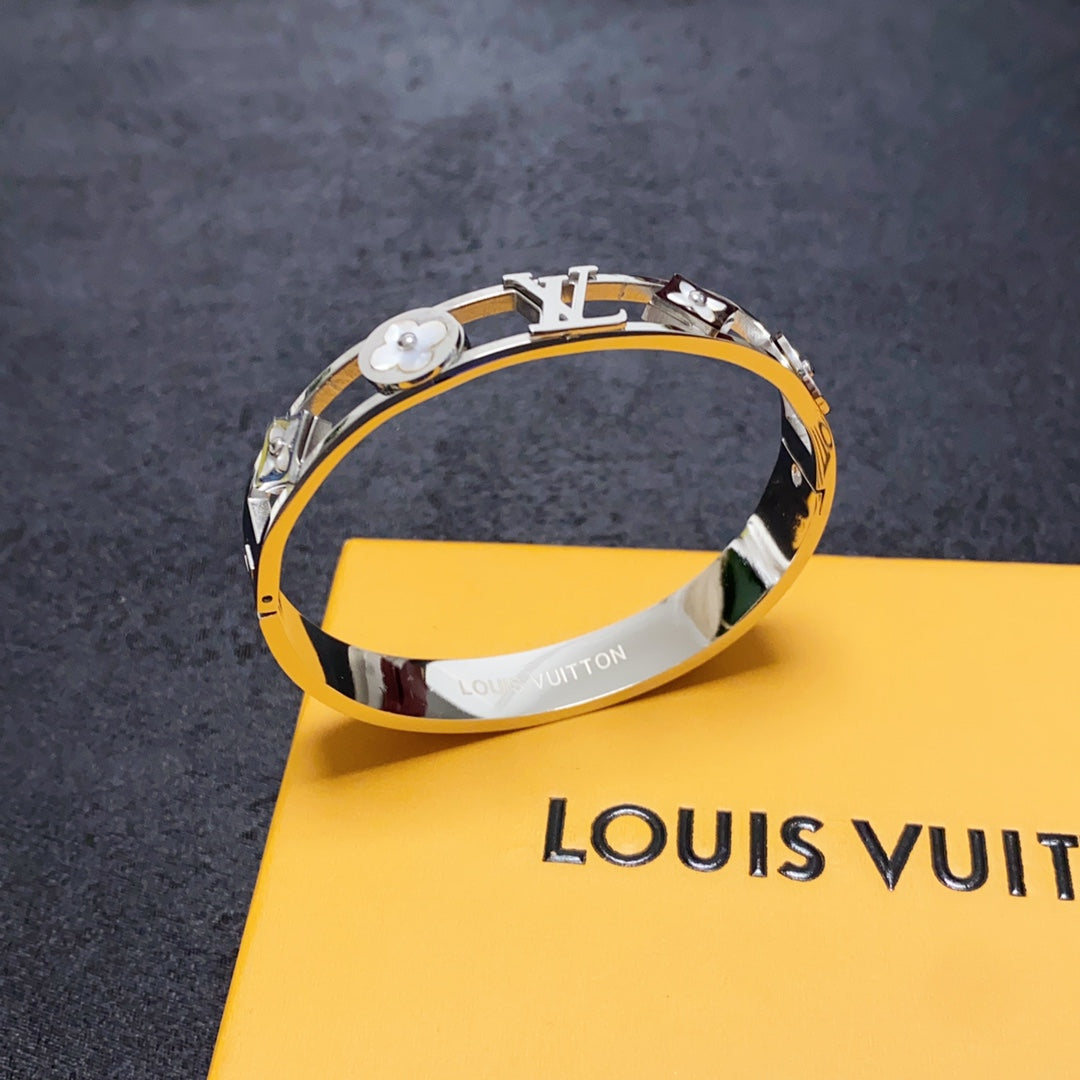 Bracelet clouté en cristal Louis 18 carats