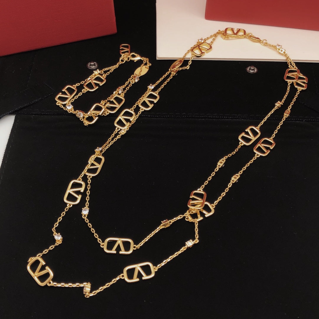 18K Garavani Long Diamonds Necklace