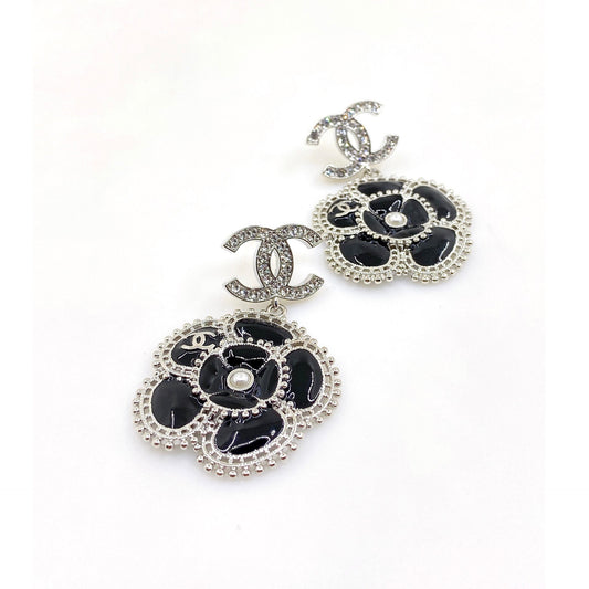 18k CHANEL CC Black Pearl Flower Earrings