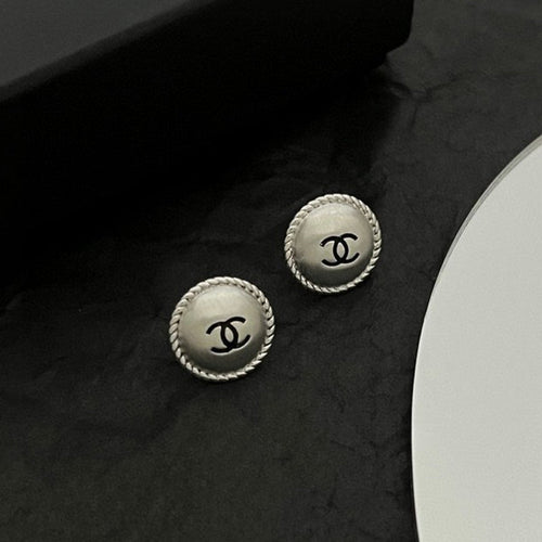 18K CC White Gold Round Earrings