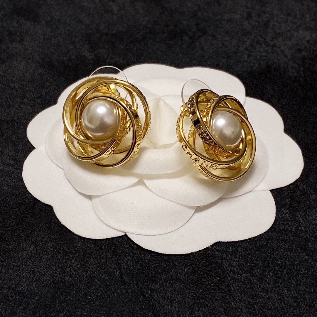 18K CC Pearl Earrings