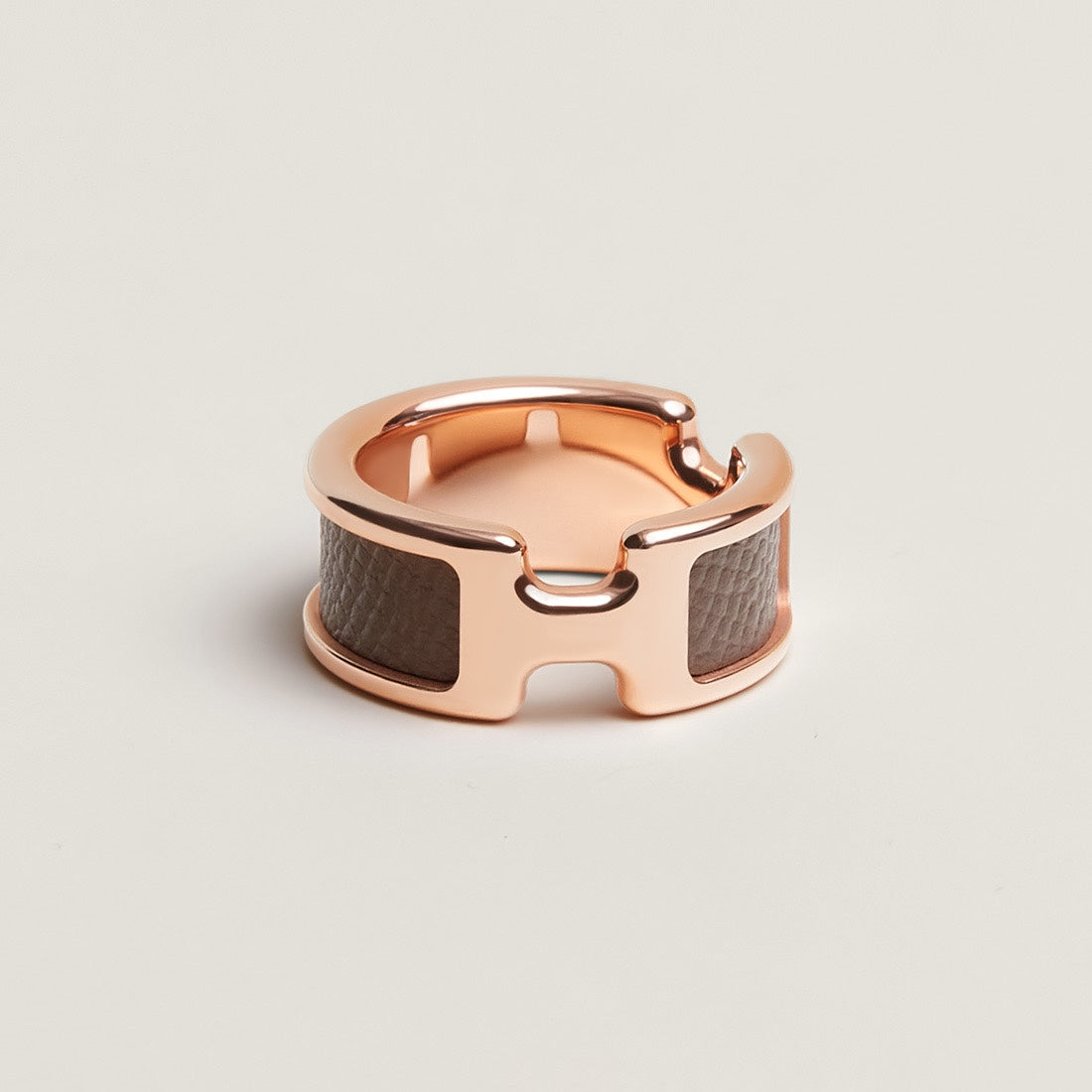 18K Olympe H Ring