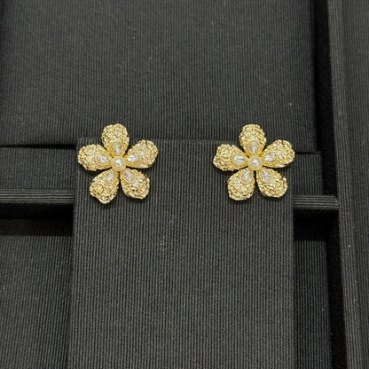 18K CC Flower Pearl Twist Gold Earrings