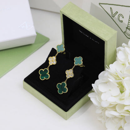 Boucles d'oreilles trèfle à trois motifs malachite Magic Alhambra 18 carats