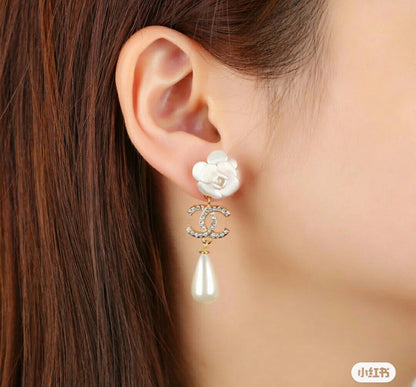 18K CC Flower Pearl Earrings