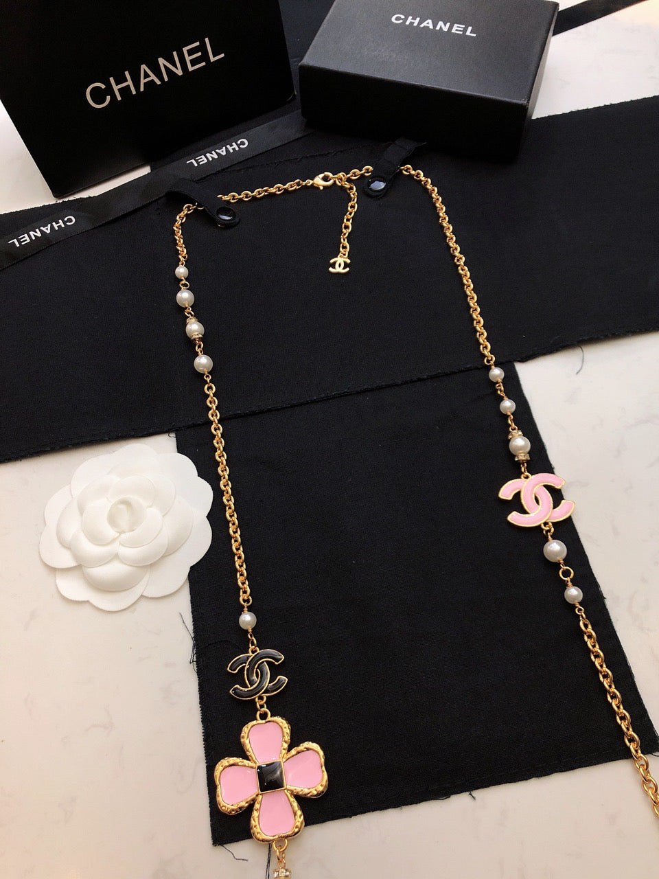 Collier de fleurs roses 18K CC