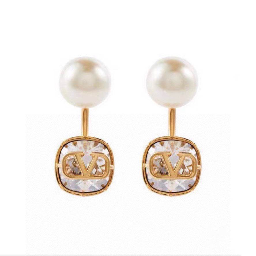 18K Vlogo Crystal Earrings