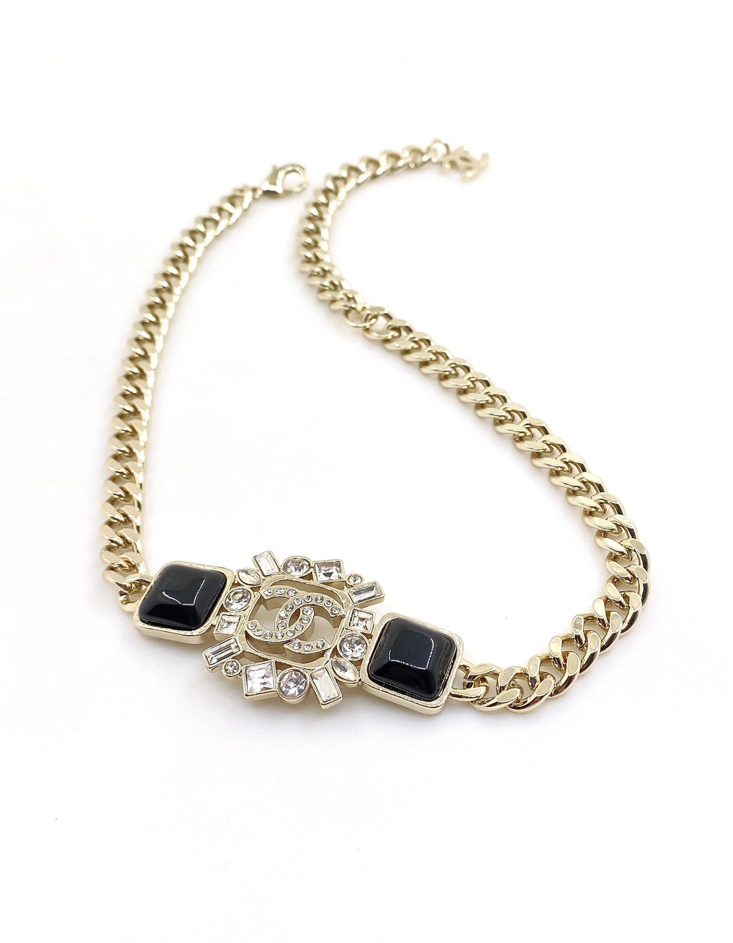 Collier chaîne avec cristaux noirs CC 18 carats