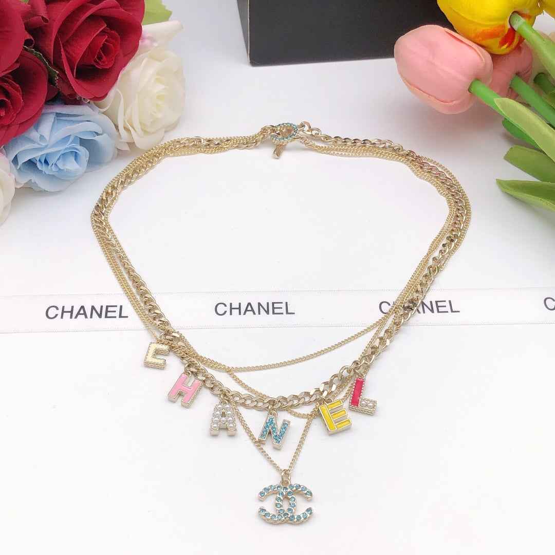 Collier typo couleur CC 18 carats