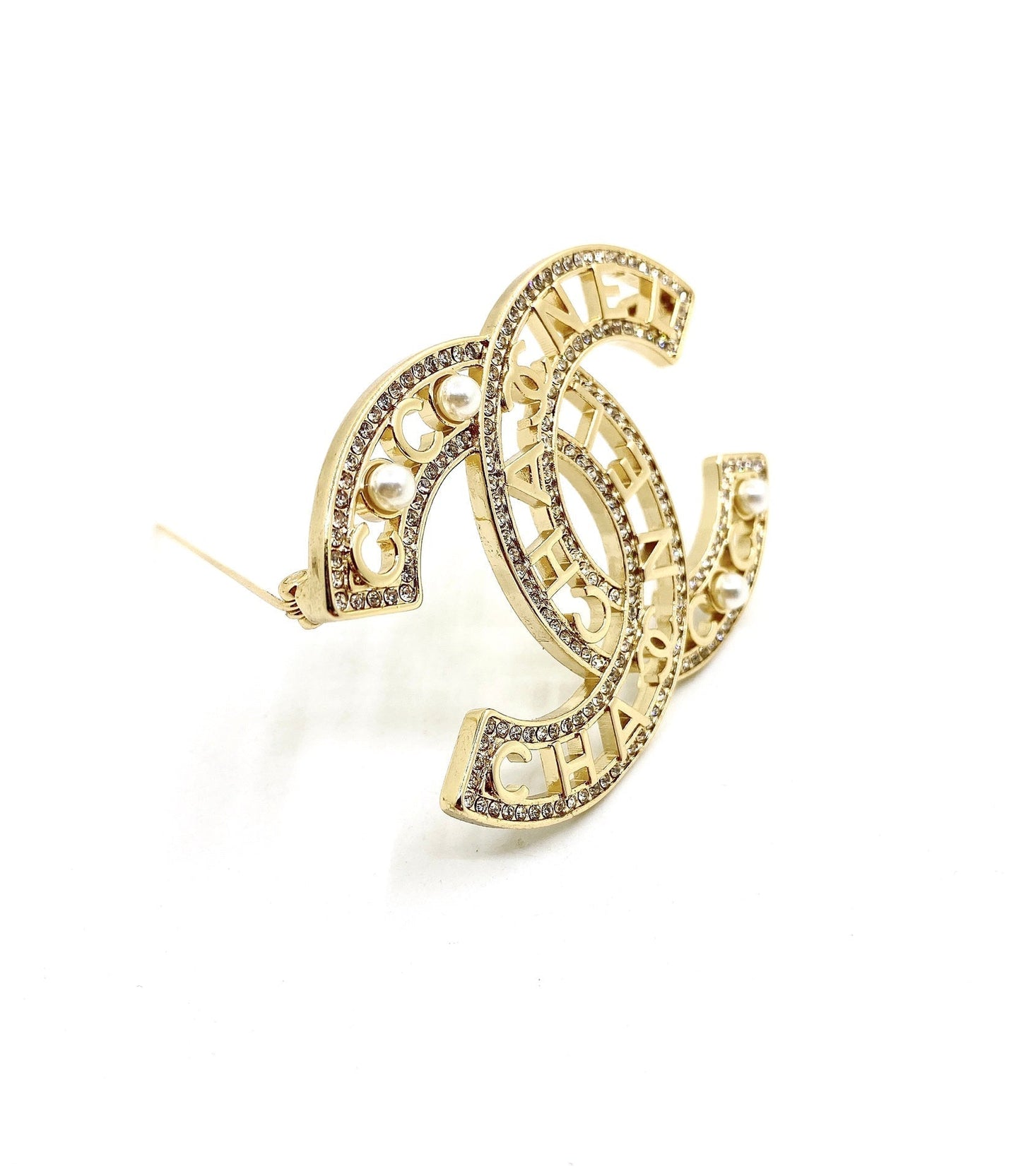 18K CC Script Diamonds Brooch