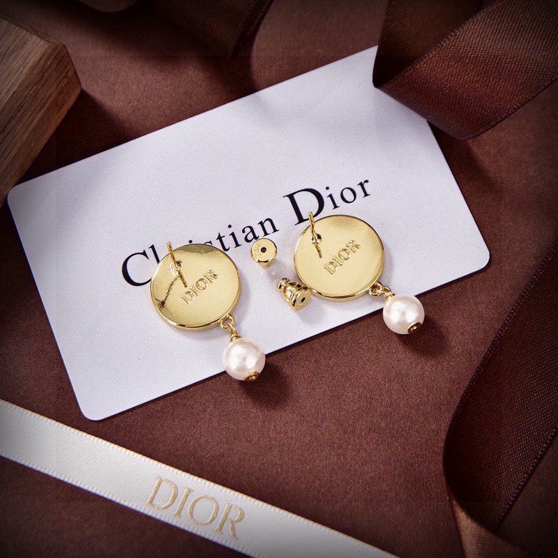 CD Tribales Pearl Earrings