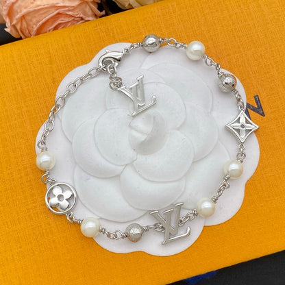 18K Louis Pearls Bracelet