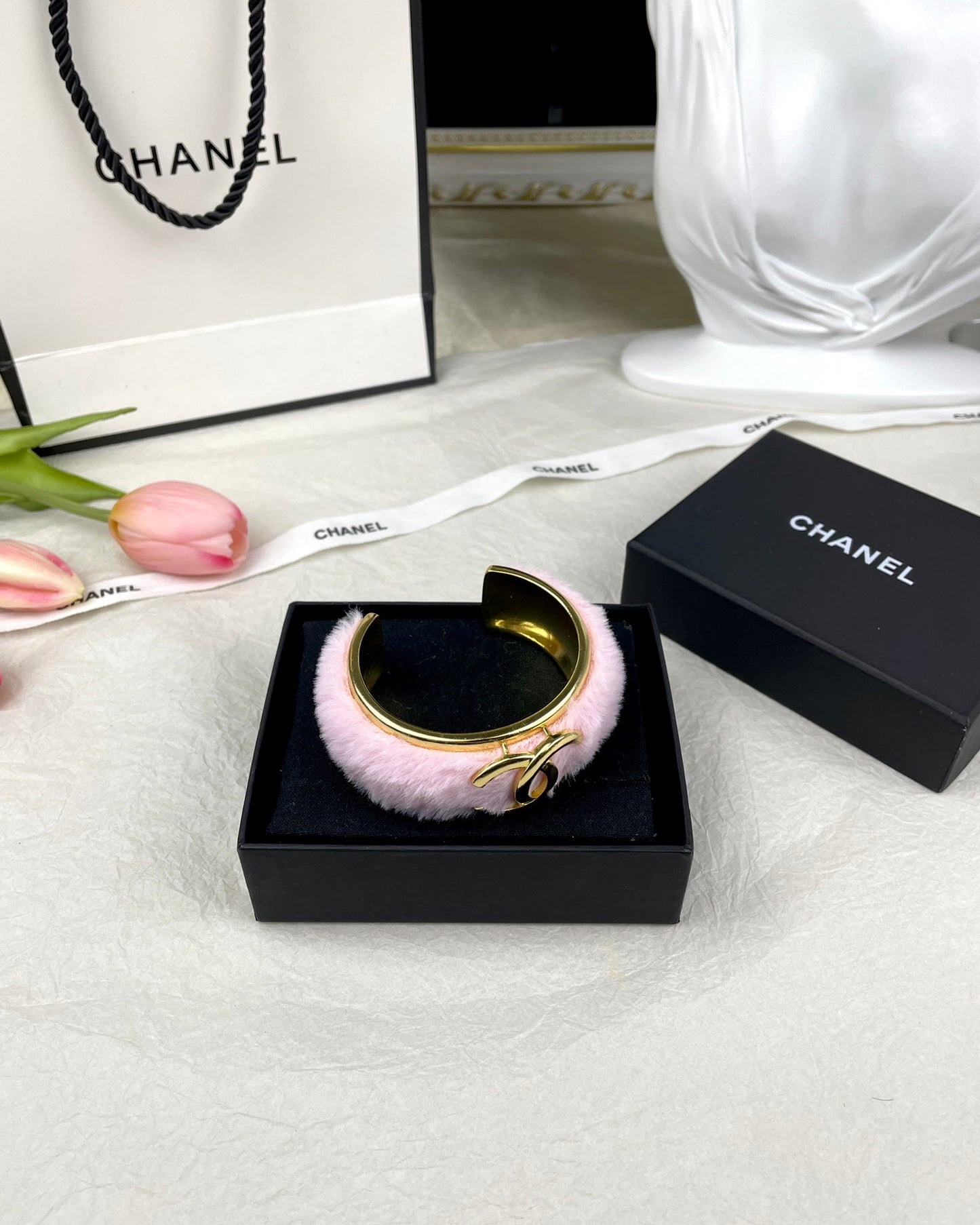 Bracelet manchette ouvert rose CC 18 carats