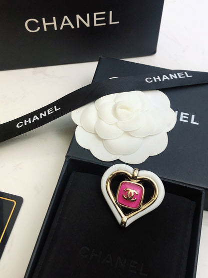 18K CC Heart Brooch