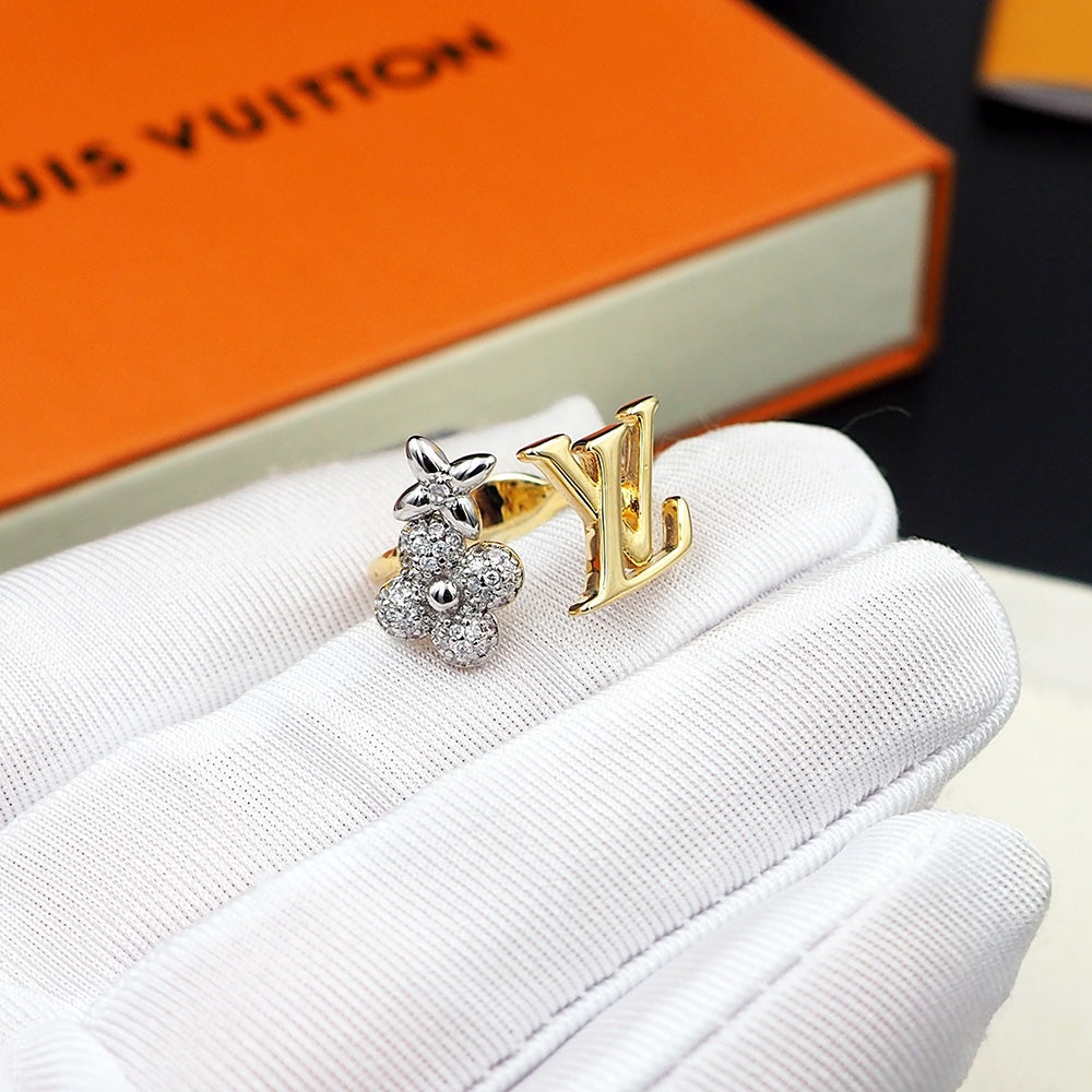 18K Louis Gram Ring