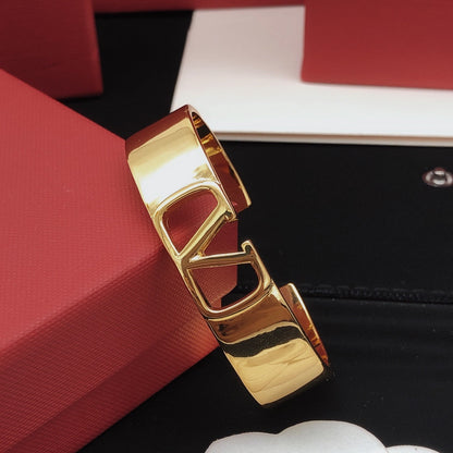 18K Vlogo Cuff Bracelet