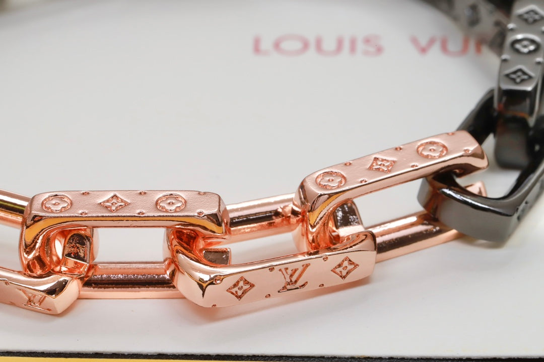 Bracelet chaîne monogramme Louis 18 carats