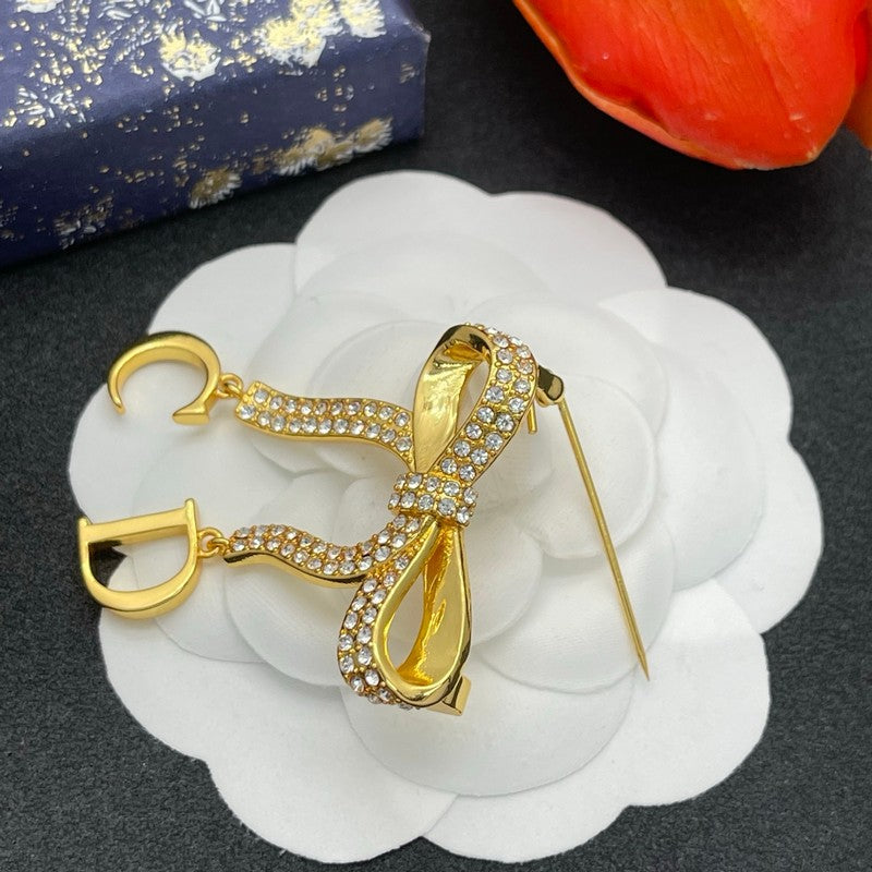 CD Bow Tie Diamond Gold Brooch