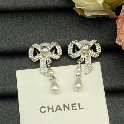 18K CHANEL Butterfly Pearl Earrings