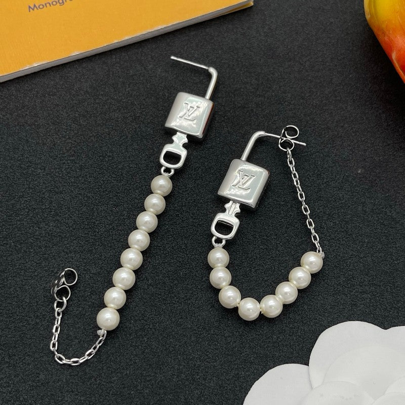 Louis Pearl Lock Gold Earrings