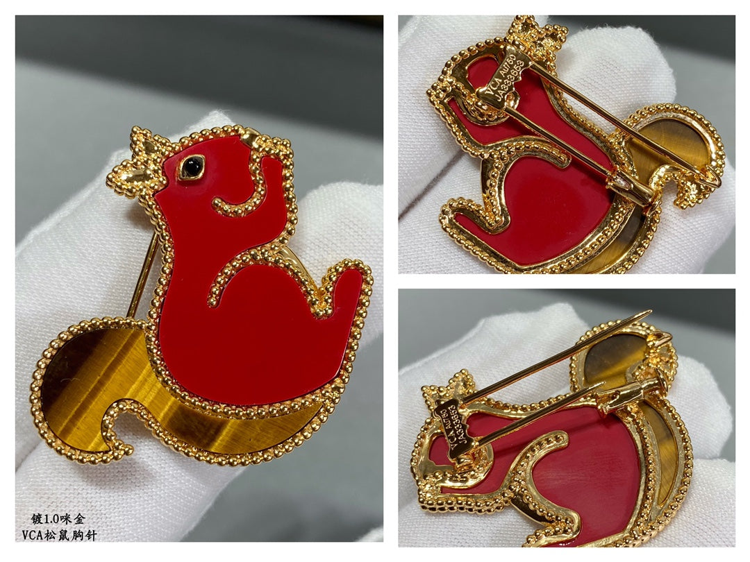 Broche à pince écureuil animaux porte-bonheur 18 carats