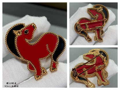 Broche à pince cheval animaux porte-bonheur 18 carats