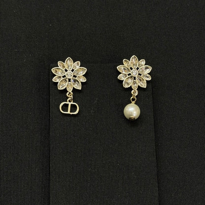 18K CD Flower Diamond Earrings