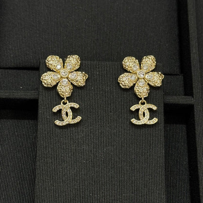 18K CC Twist Gold Diamond Earrings