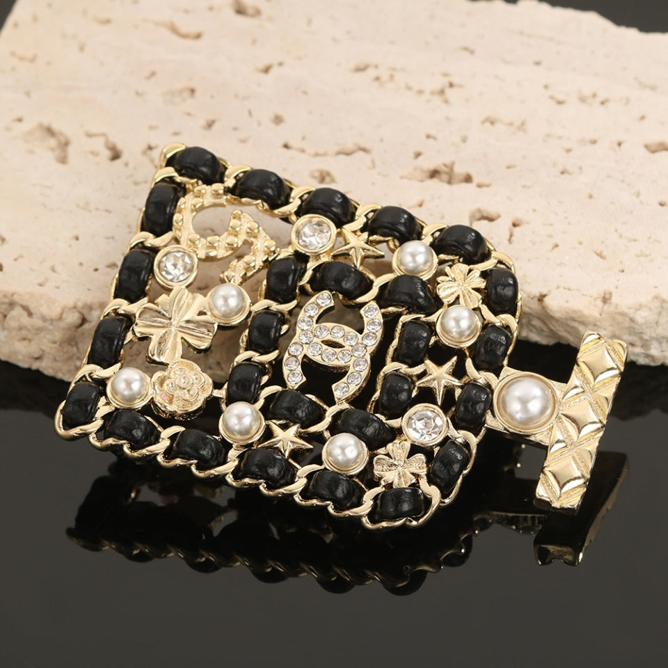 18K CC Bottle Strass Brooch