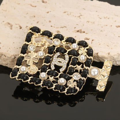 18K CC Bottle Strass Brooch