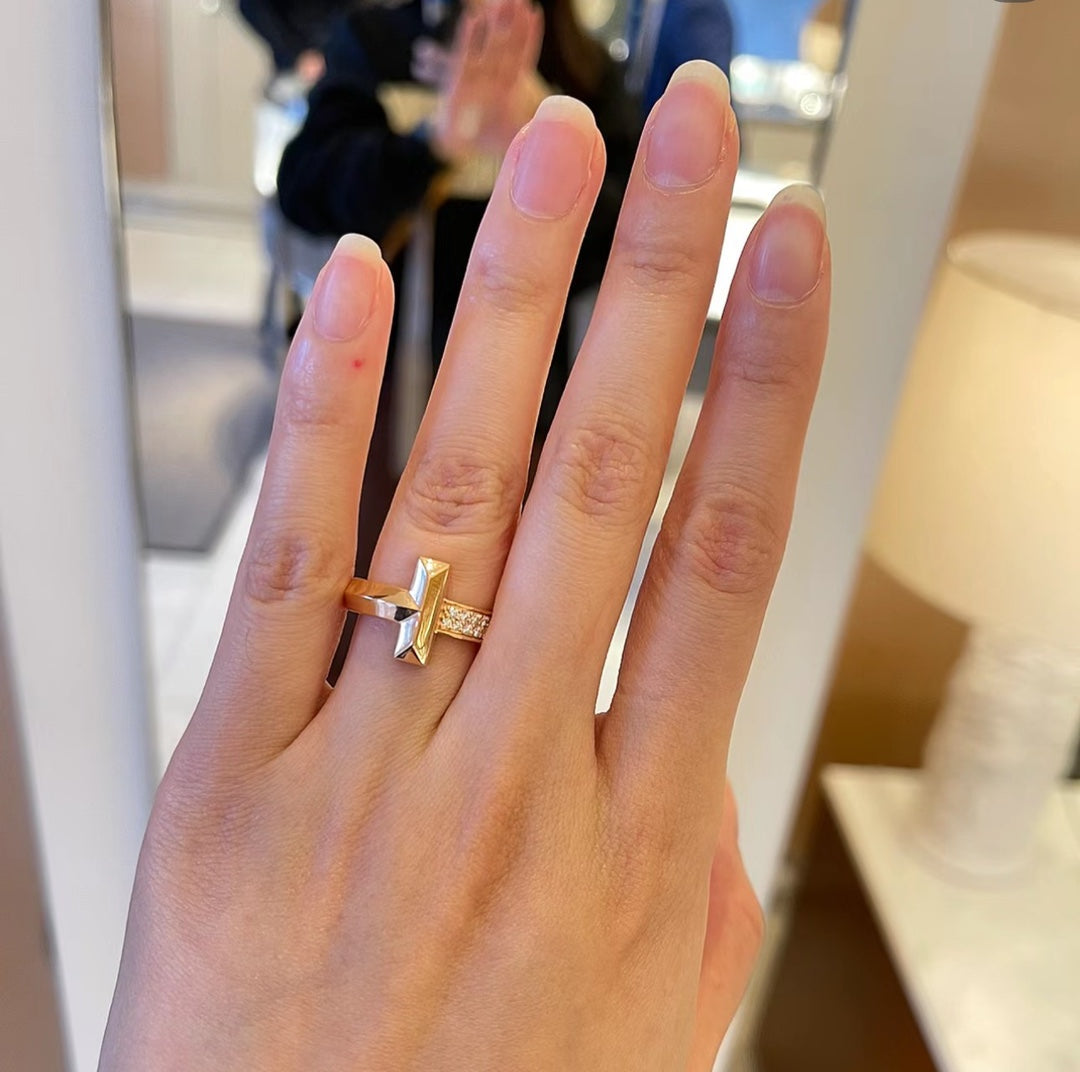 18K T Narrow Pavé Ring