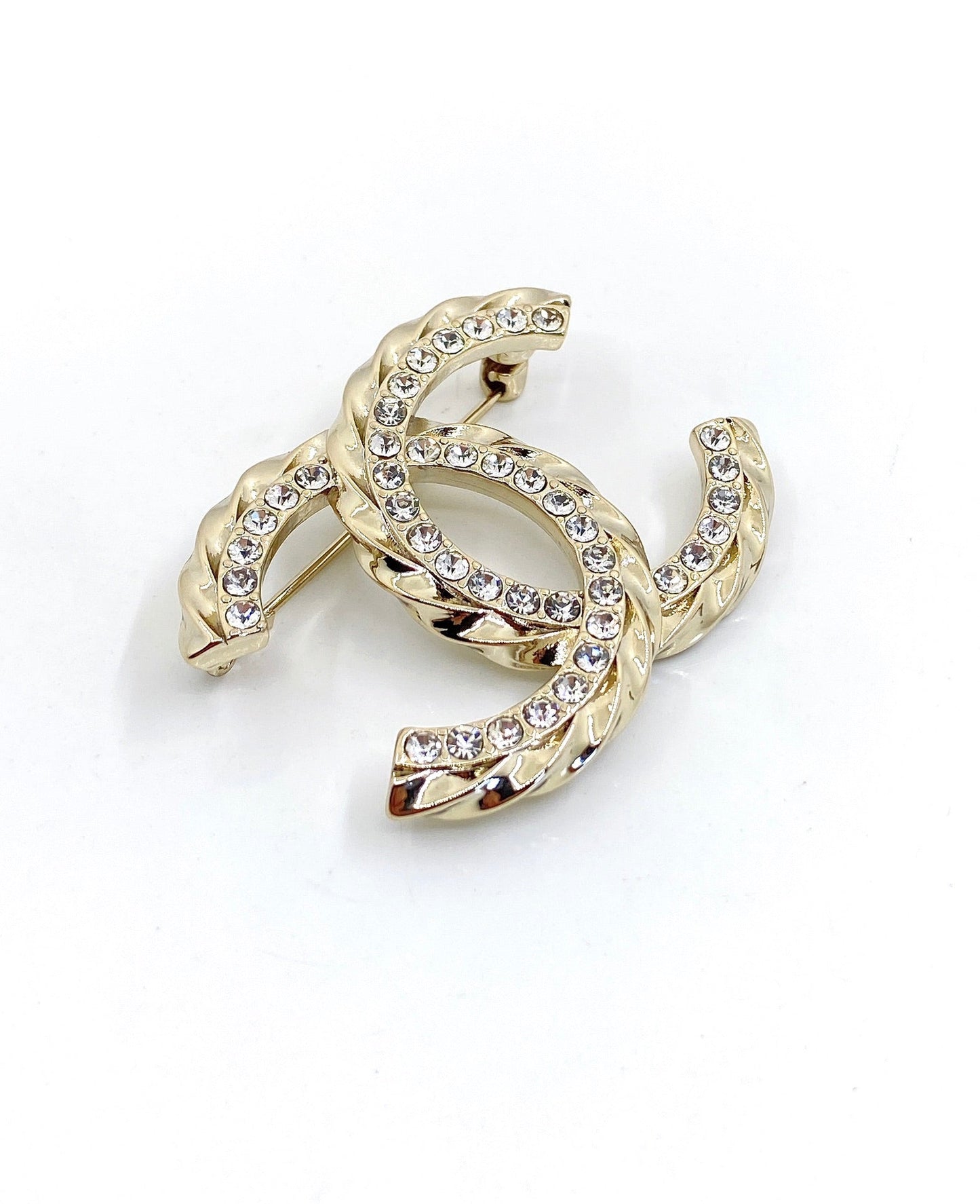 18K CC Diamonds Brooch