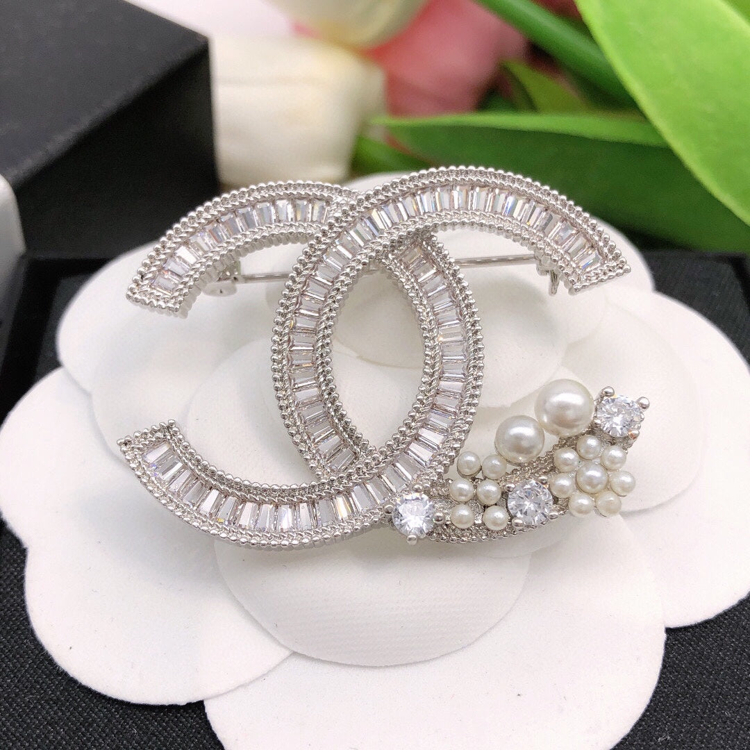 18K CC Star Crystals Brooch