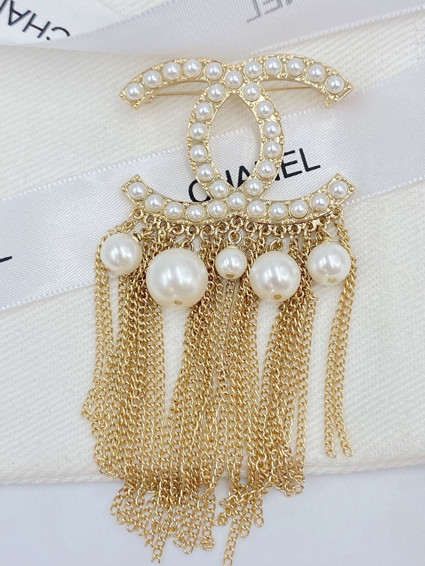 18K CC Pearl Tassel Brooch