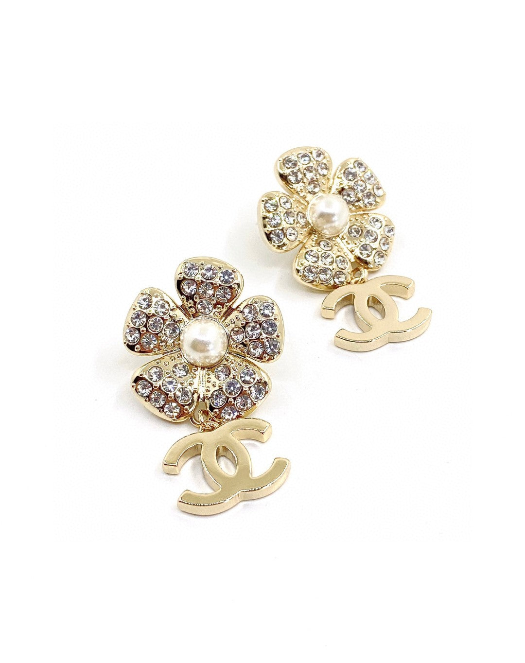 Boucles d'oreilles à cristaux complets de fleurs CC CHANEL 18K