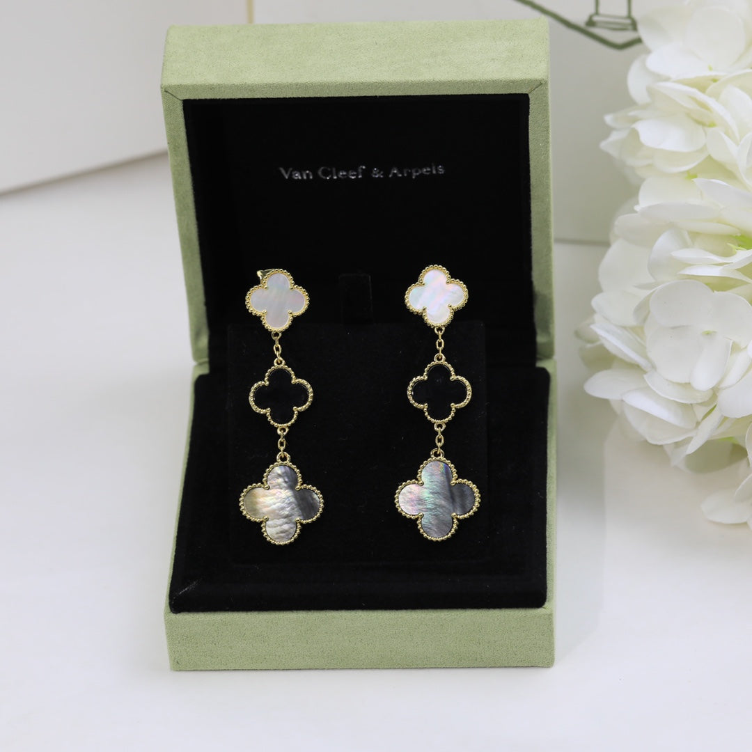 Boucles d'oreilles Motifs Trois Perles Magic Alhambra 18K