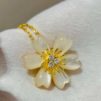 18K Rose De Noël Clip Pendant Necklace