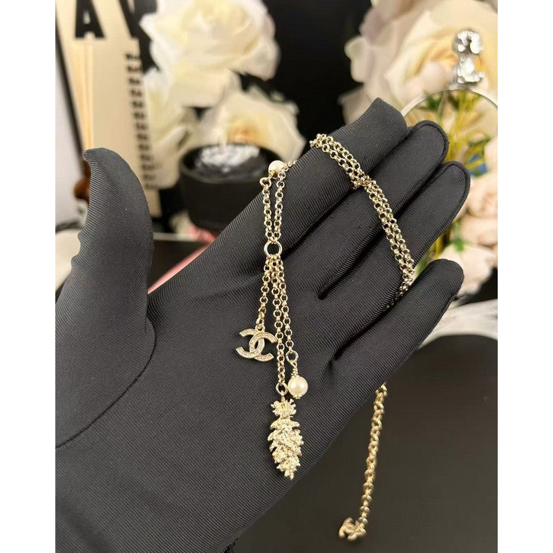 18K CC 25S Pearl Feathers Necklace