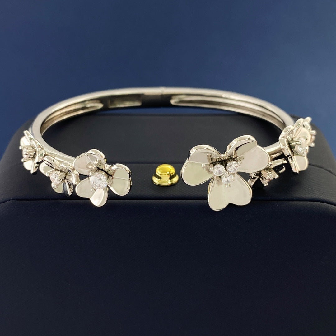 Bracelet Frivole Sept Fleurs 18K