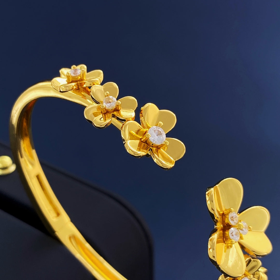 Bracelet Frivole Sept Fleurs 18K