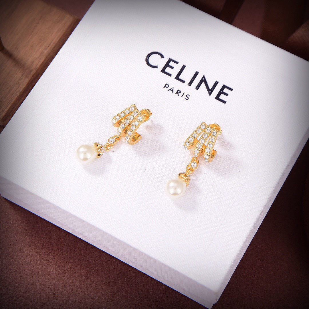 18K Triomphe Vintage Pearls Earrings