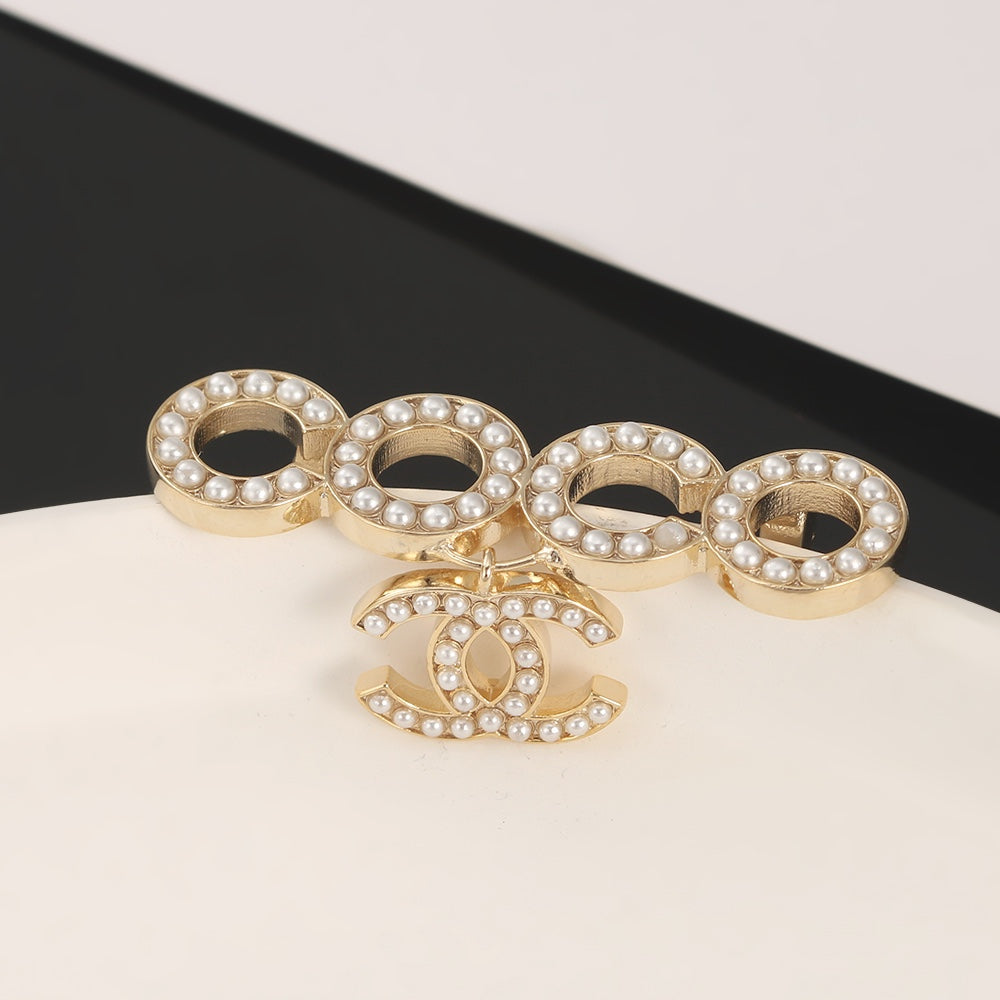 18K CC Coco Crush Pearls Brooch