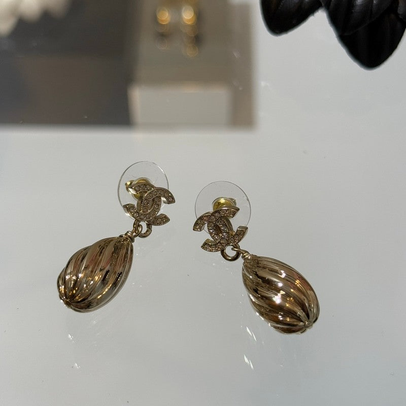 CC 26P Gold Drop Earrings