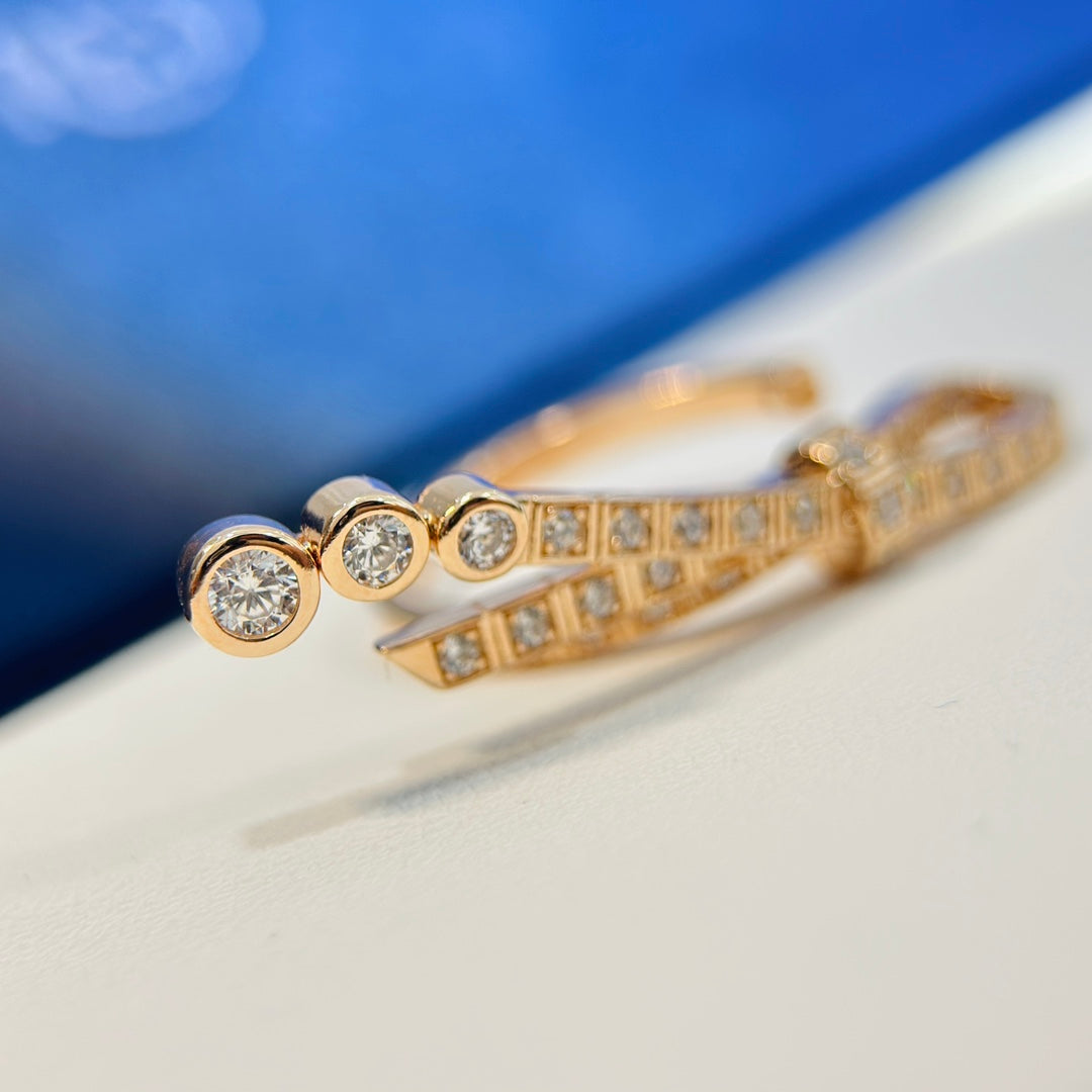 18K CC Ruban Diamonds Ring