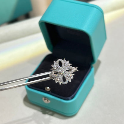 18K T Vinatge Flower Ring