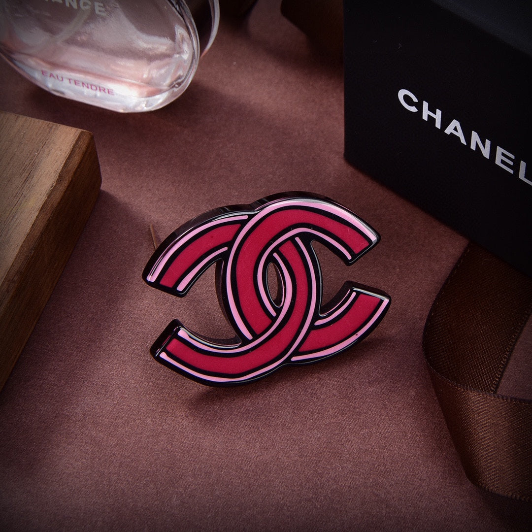 18K CHANEL CC Pink Brooch