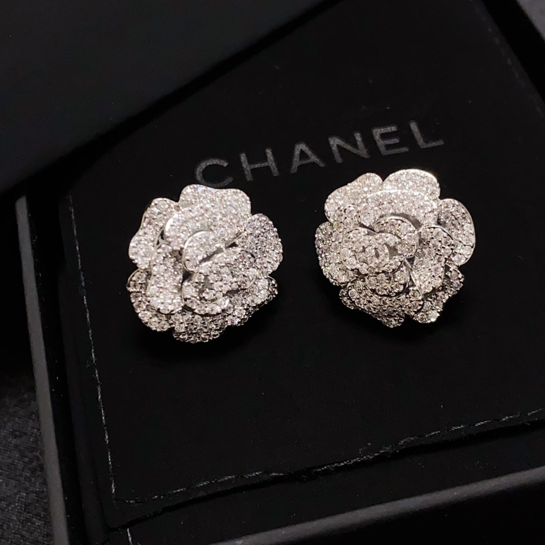 Boucles d'oreilles diamant camélia CC 18 carats