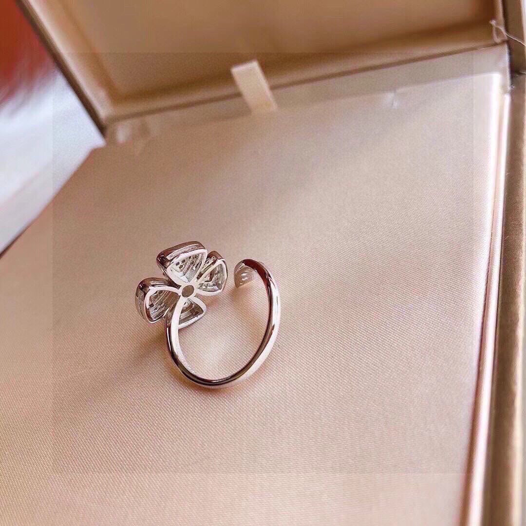 18K BV Fiorever Ring